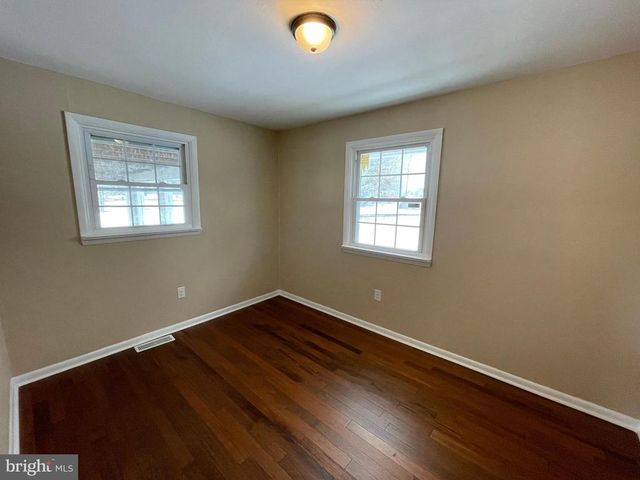 8101 FLIPPO DR, Fredericksburg, VA 22408