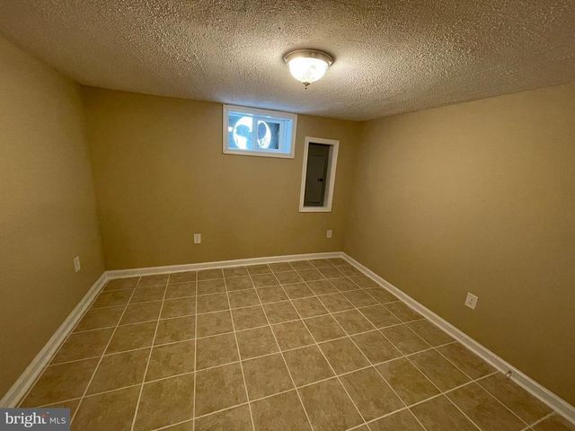 8101 FLIPPO DR, Fredericksburg, VA 22408