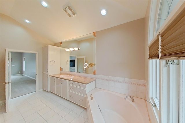 48315 Wadebridge Drive, Canton, MI 48187