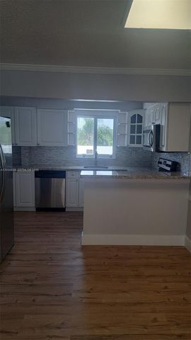 2415 Lincoln St 307, Hollywood, FL 33020