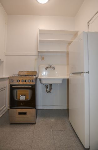 5726 S Blackstone Avenue 1E, Chicago, IL 60637