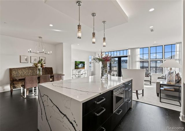 2051 Villa Road 304, Birmingham, MI 48009