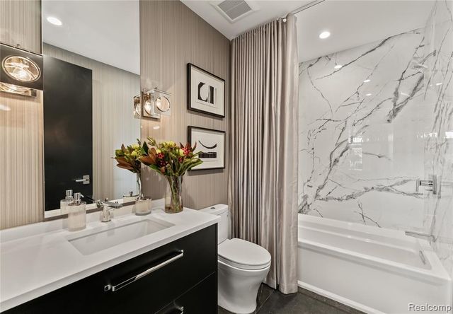 2051 Villa Road 304, Birmingham, MI 48009