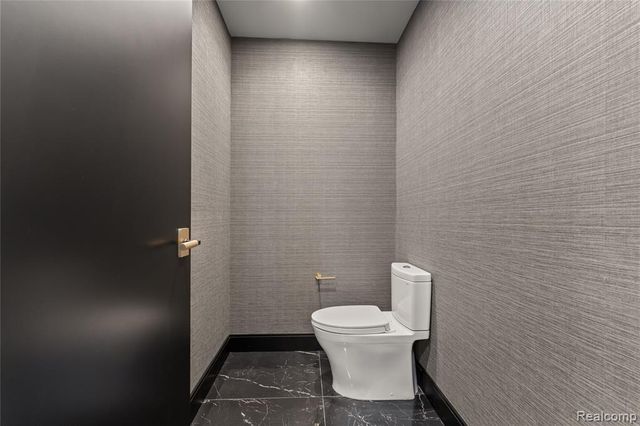 2051 Villa Road 304, Birmingham, MI 48009