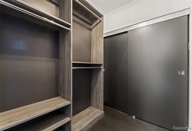 2051 Villa Road 304, Birmingham, MI 48009