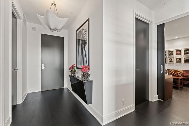 2051 Villa Road 304, Birmingham, MI 48009