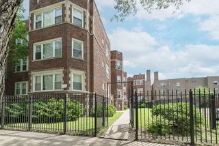 7615 S Kingston Avenue 2, Chicago, IL 60649