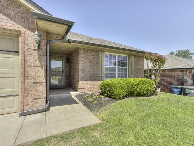 10805 Turtlewood Drive, Midwest City, OK 73130