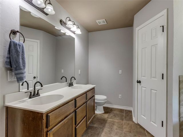 10805 Turtlewood Drive, Midwest City, OK 73130
