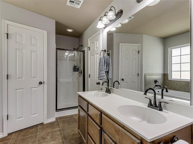 10805 Turtlewood Drive, Midwest City, OK 73130