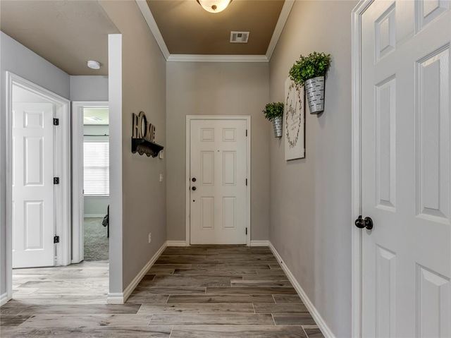 10805 Turtlewood Drive, Midwest City, OK 73130