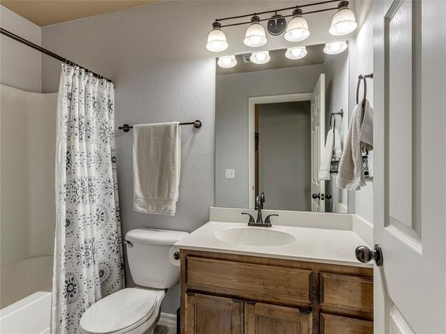 10805 Turtlewood Drive, Midwest City, OK 73130