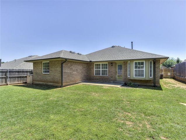 10805 Turtlewood Drive, Midwest City, OK 73130