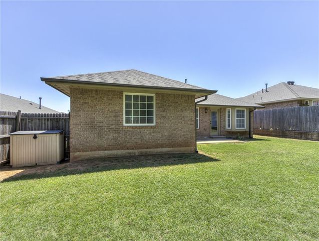 10805 Turtlewood Drive, Midwest City, OK 73130