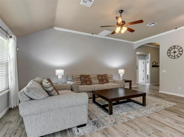 10805 Turtlewood Drive, Midwest City, OK 73130