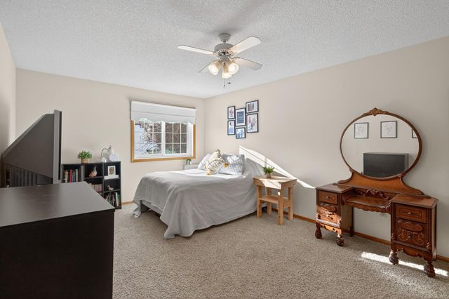 4065 Wilshire Circle 8, Shoreview, MN 55126