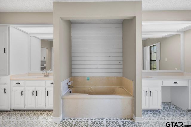 15938 Big Oak Bay, Tyler, TX 75707