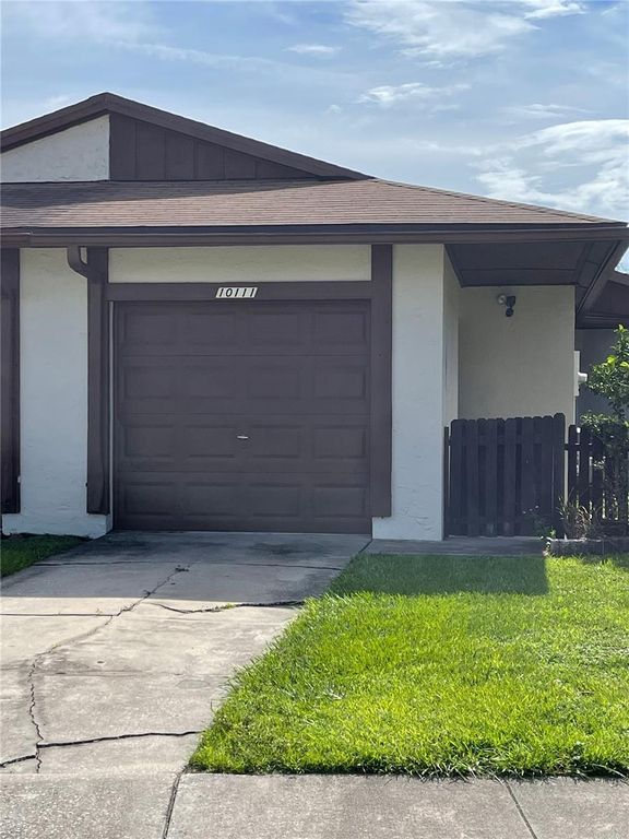 10111 BERRY FIELD COURT, Orlando, FL 32821