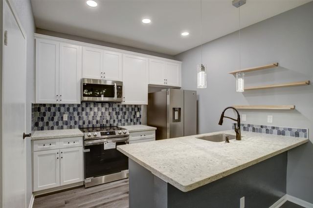 11711 Memorial Drive 572, Houston, TX 77024