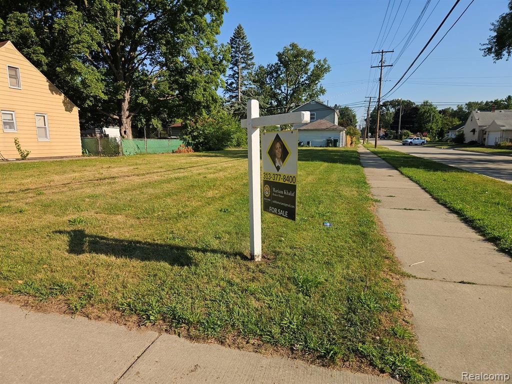 24600 Calvin Street, Dearborn, MI 48124