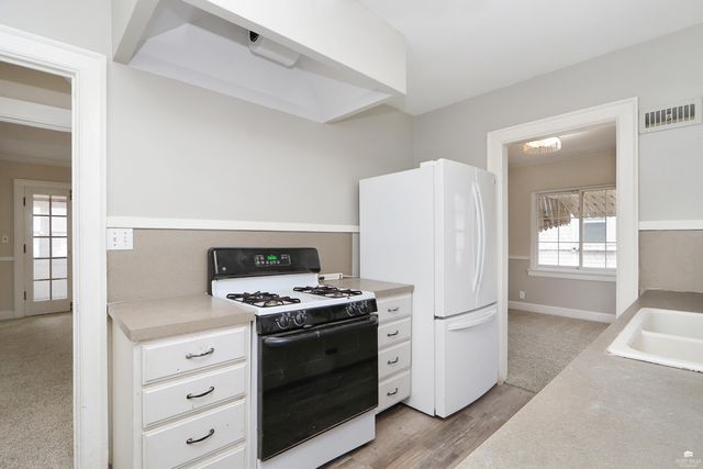 334 W Walnut St, Junction City, KS 66441