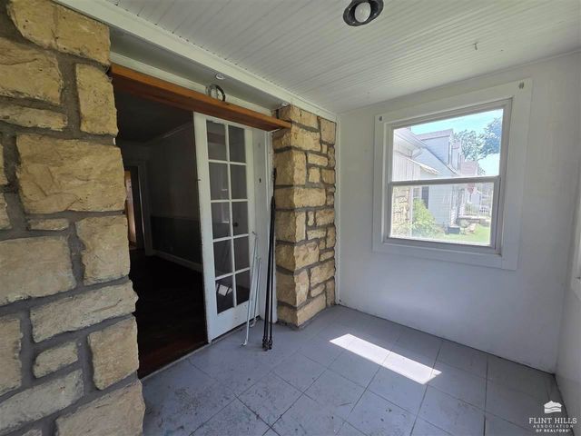 334 W Walnut St, Junction City, KS 66441