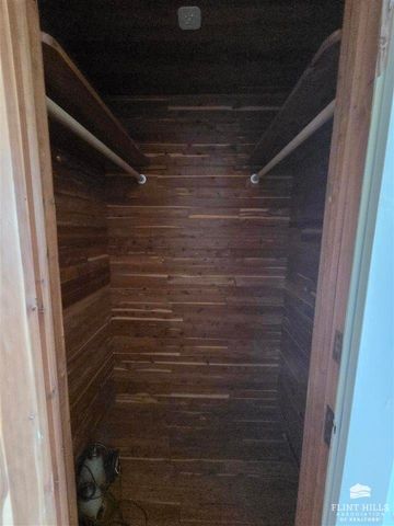 334 W Walnut St, Junction City, KS 66441