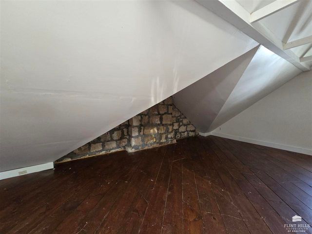 334 W Walnut St, Junction City, KS 66441