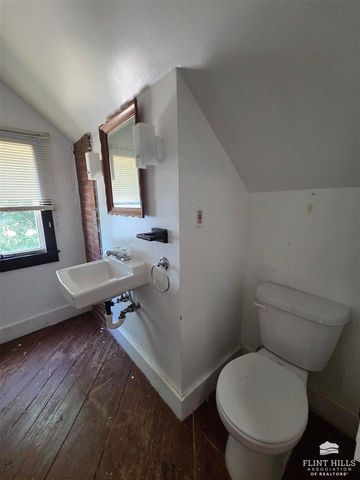 334 W Walnut St, Junction City, KS 66441