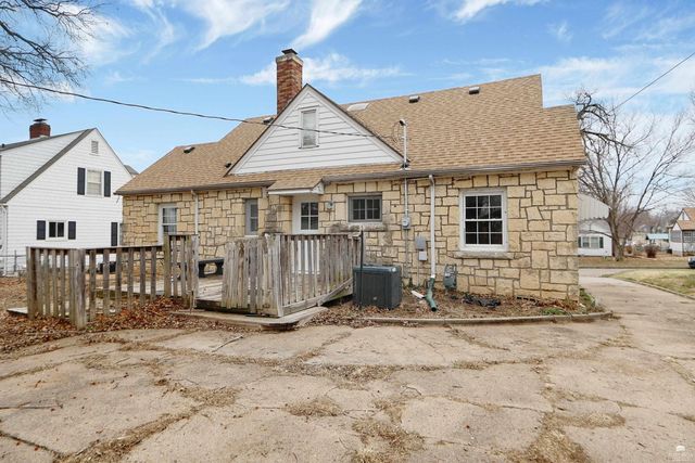 334 W Walnut St, Junction City, KS 66441