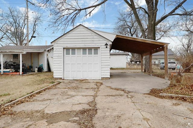 334 W Walnut St, Junction City, KS 66441