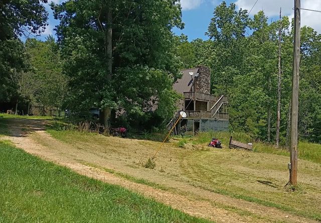 156 Tracy Rd, Hohenwald, TN 38462
