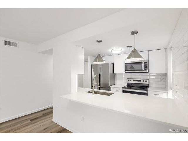 6400 S Dayton St H3, Greenwood Village, CO 80111