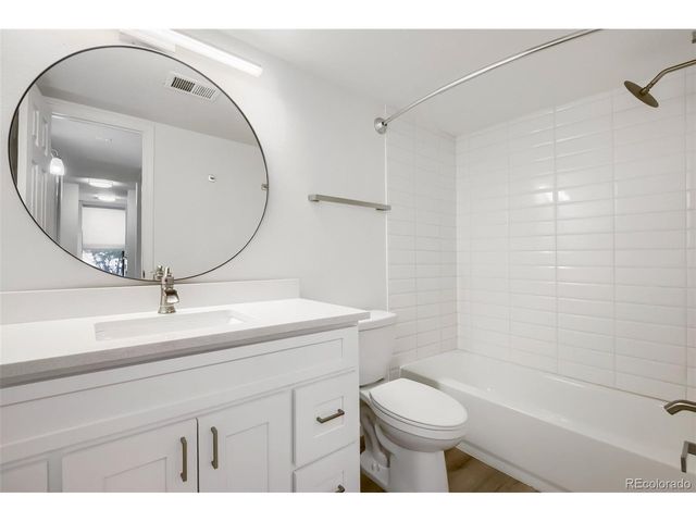 6400 S Dayton St H3, Greenwood Village, CO 80111