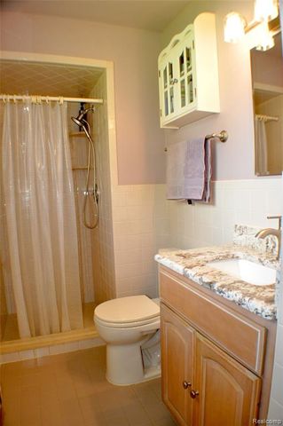 3593 Meadowleigh Lane, Waterford, MI 48329