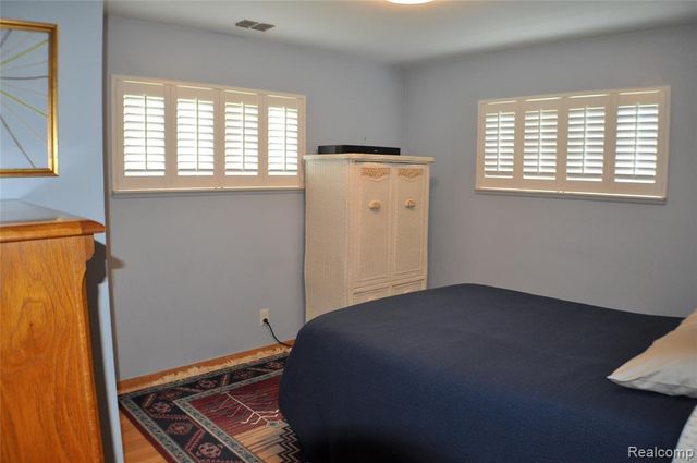 3593 Meadowleigh Lane, Waterford, MI 48329