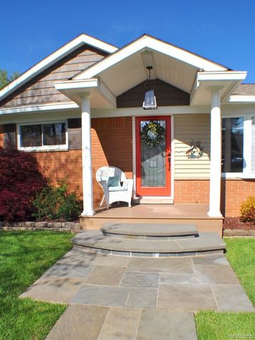 3593 Meadowleigh Lane, Waterford, MI 48329