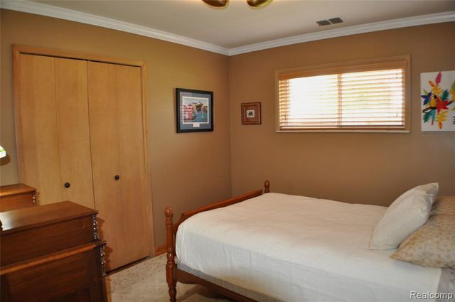 3593 Meadowleigh Lane, Waterford, MI 48329