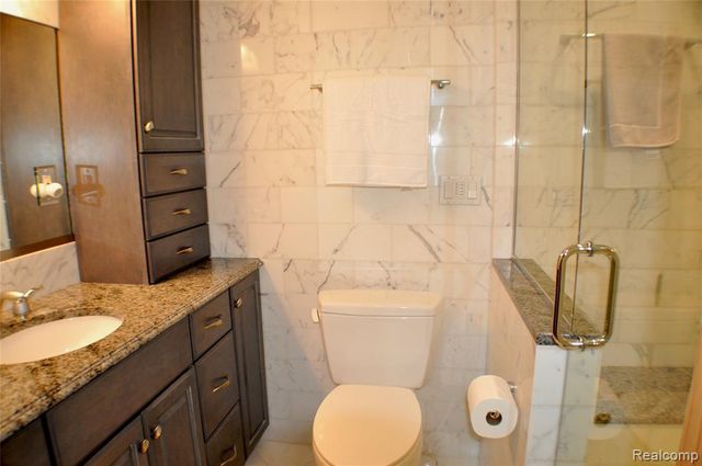 3593 Meadowleigh Lane, Waterford, MI 48329