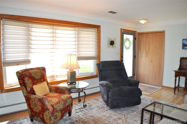 3593 Meadowleigh Lane, Waterford, MI 48329