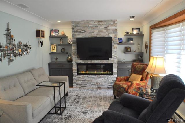 3593 Meadowleigh Lane, Waterford, MI 48329