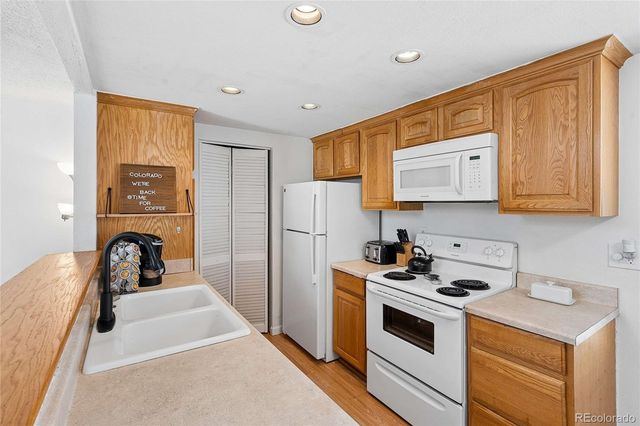 2003 S Helena Street D, Aurora, CO 80013