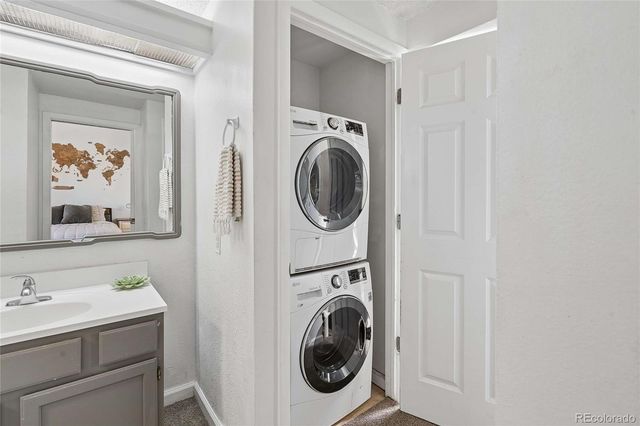 2003 S Helena Street D, Aurora, CO 80013