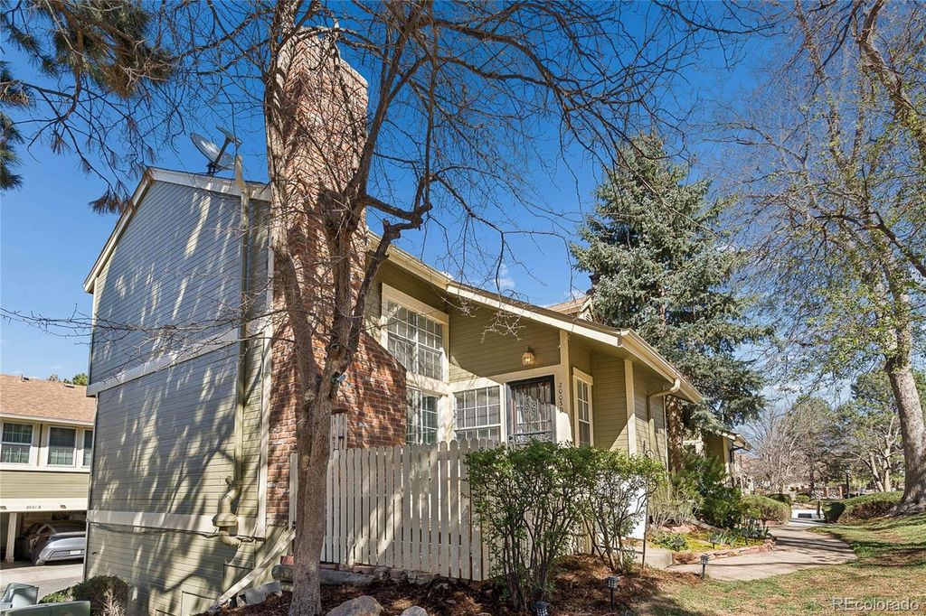 2003 S Helena Street D, Aurora, CO 80013