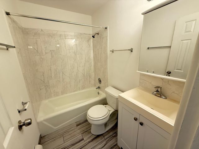 3001 Thatcher Avenue 4F, River Grove, IL 60171