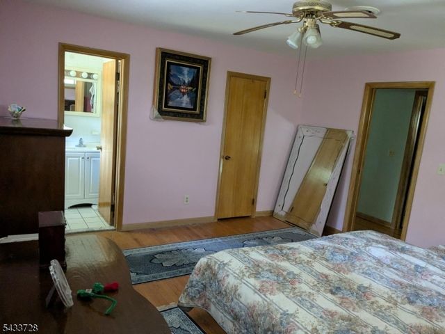 49 Kipp Ave, Elmwood Park Boro, NJ 07407