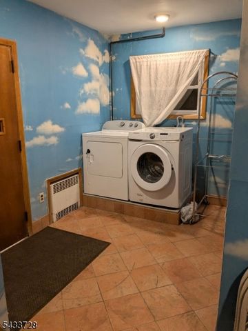 49 Kipp Ave, Elmwood Park Boro, NJ 07407