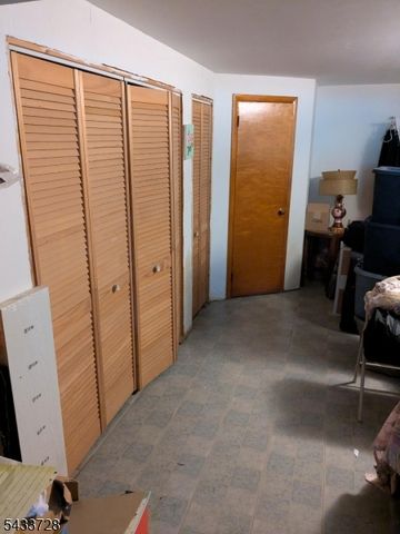 49 Kipp Ave, Elmwood Park Boro, NJ 07407