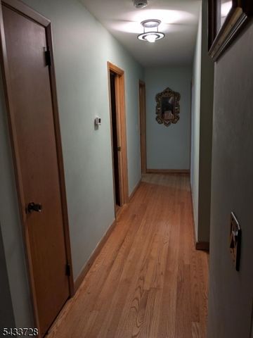 49 Kipp Ave, Elmwood Park Boro, NJ 07407