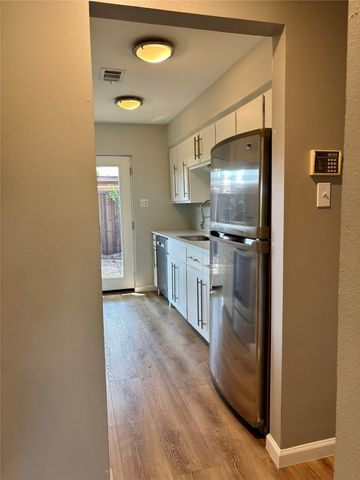 10704 Pagewood Drive 34, Dallas, TX 75230